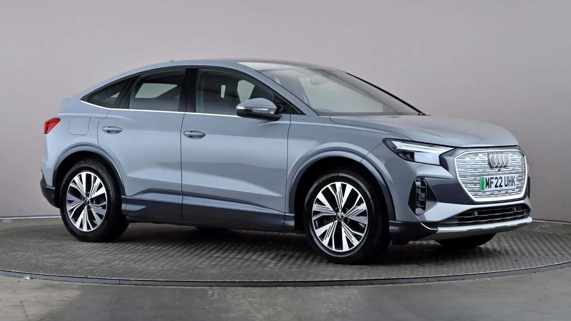 Q4 Sportback e-tron
