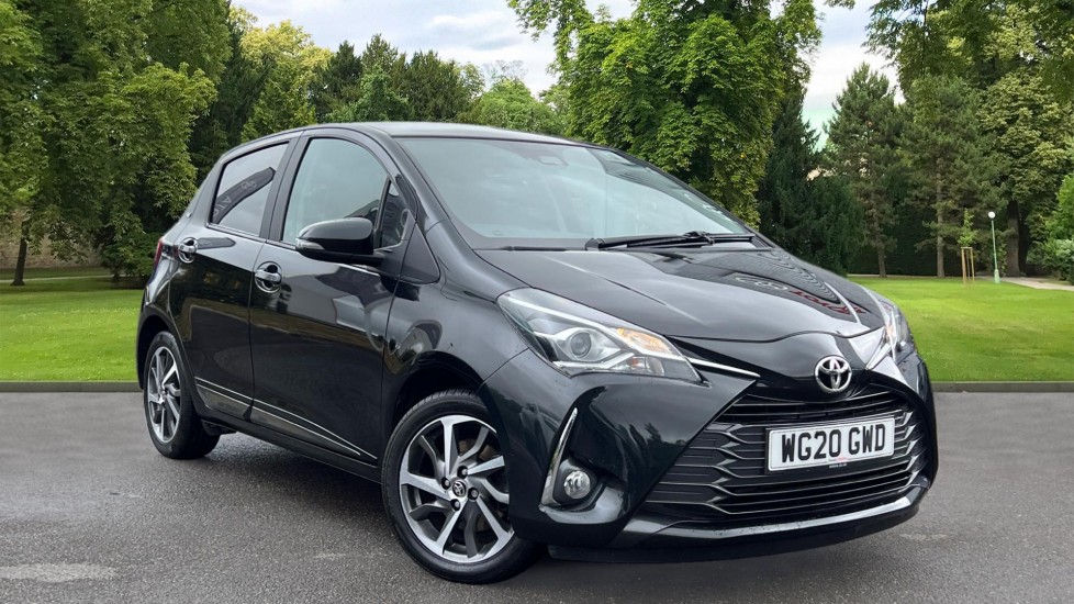 Black Toyota Yaris Hybrid cars for sale | Carwow