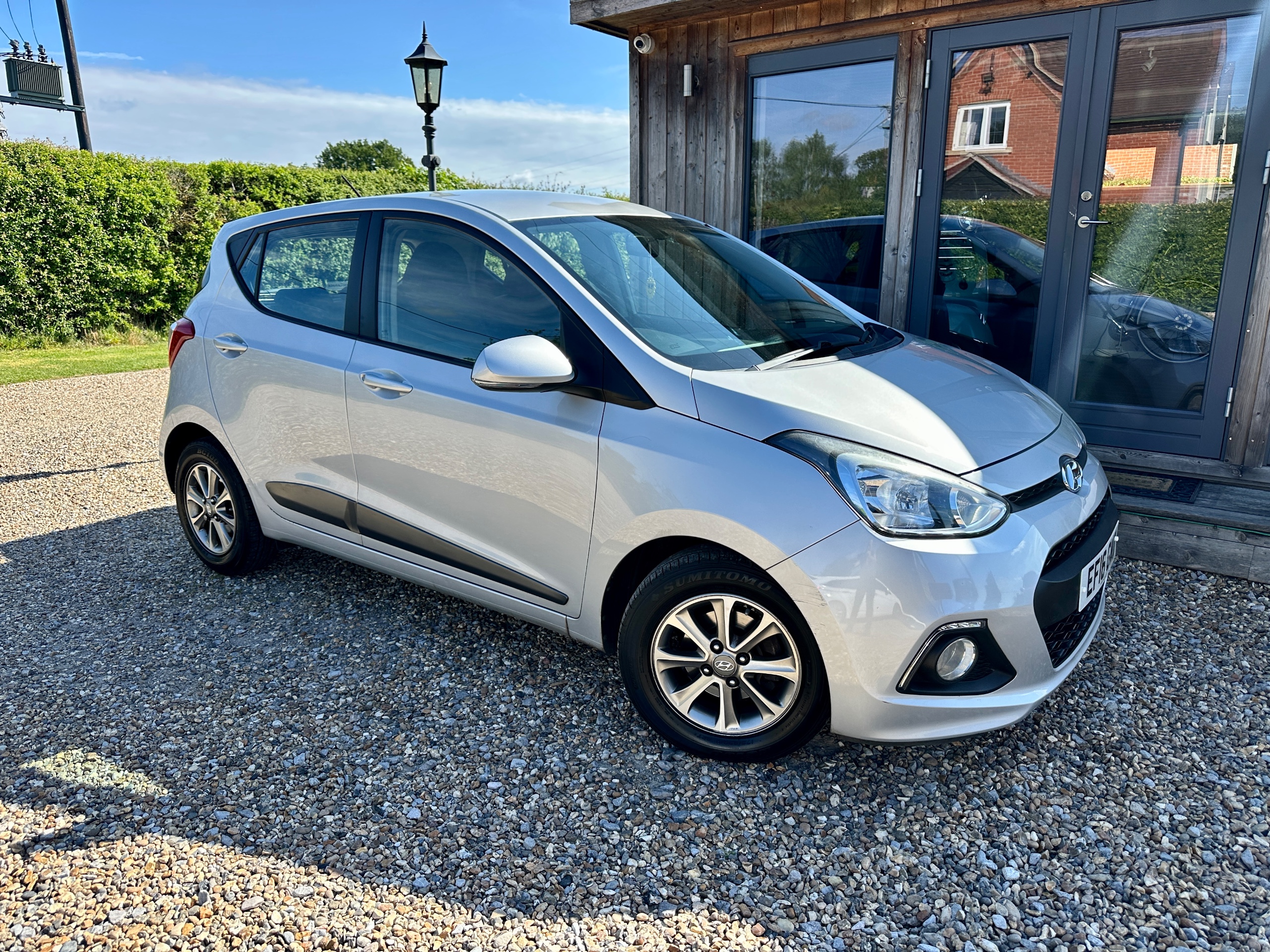 i10