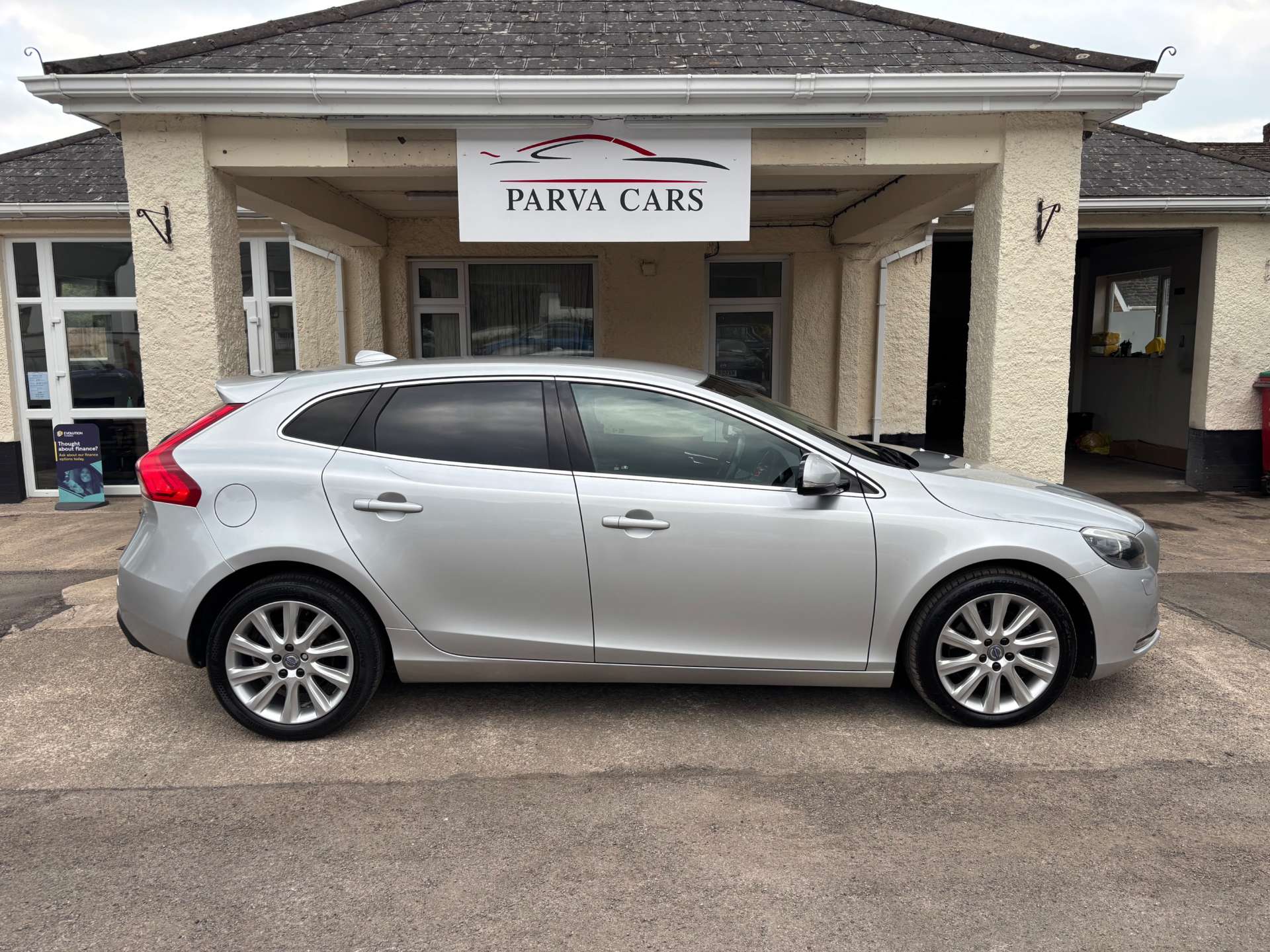 V40