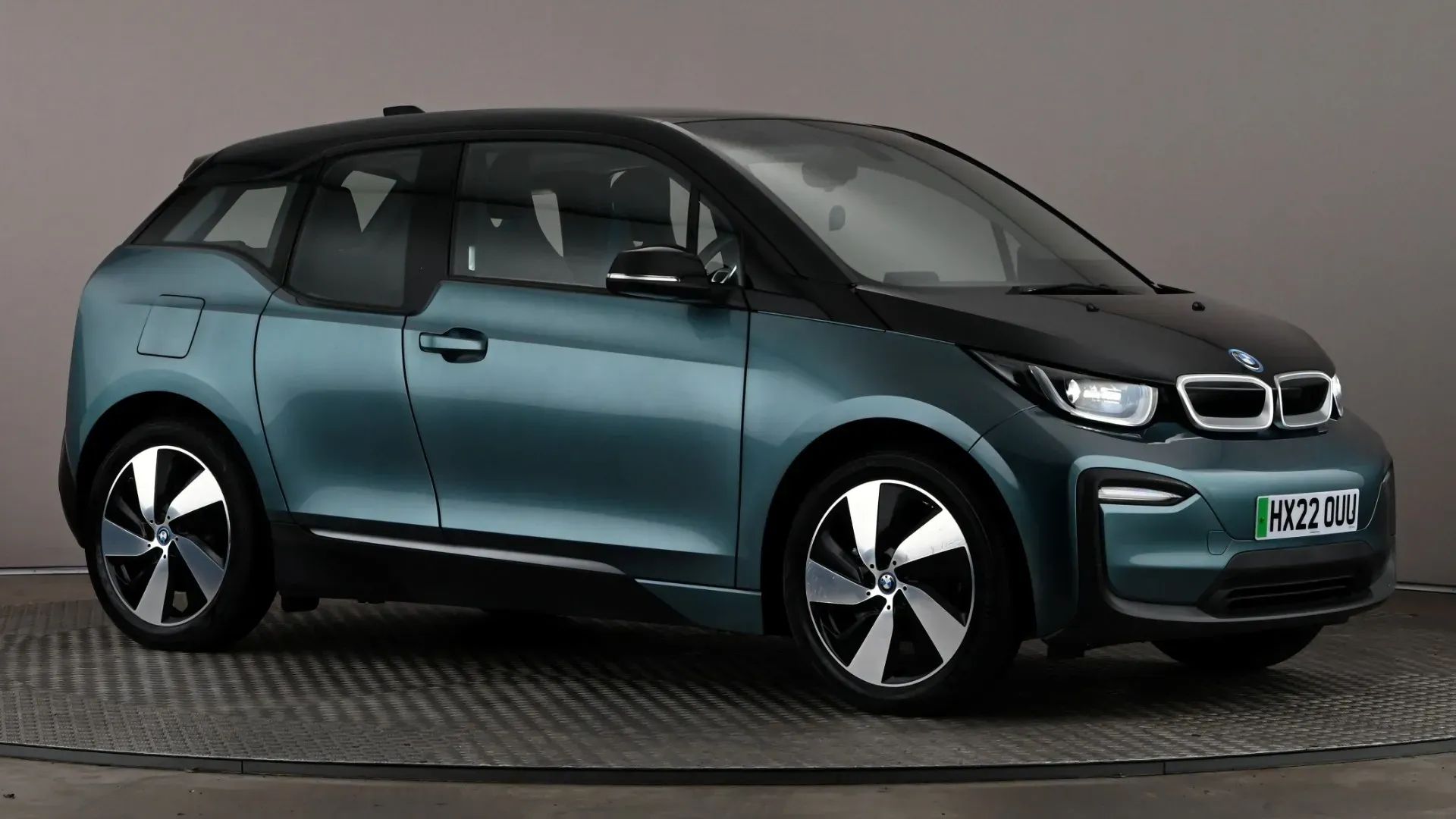 i3