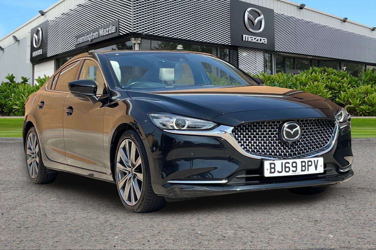6 Saloon