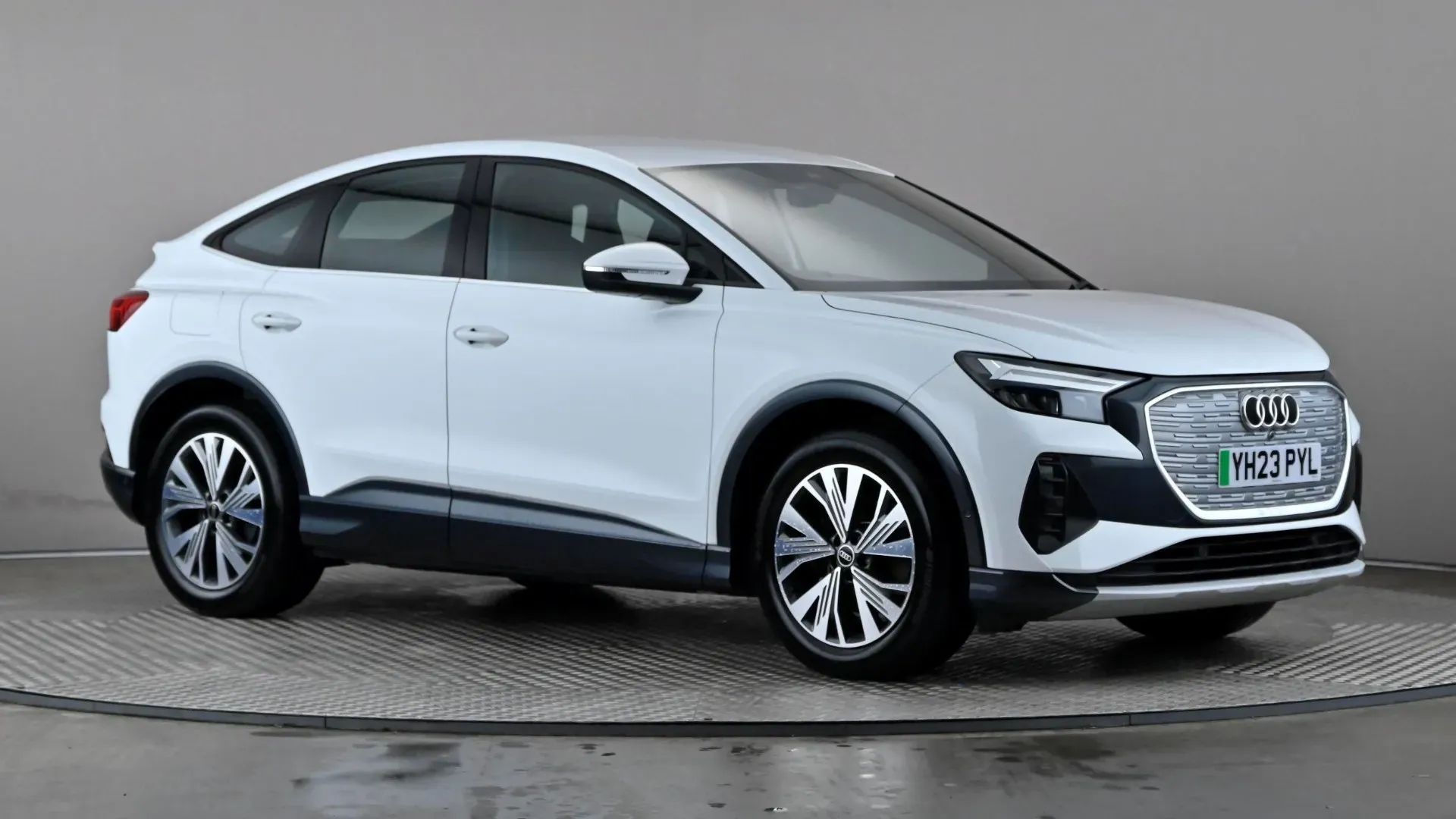 Q4 Sportback e-tron