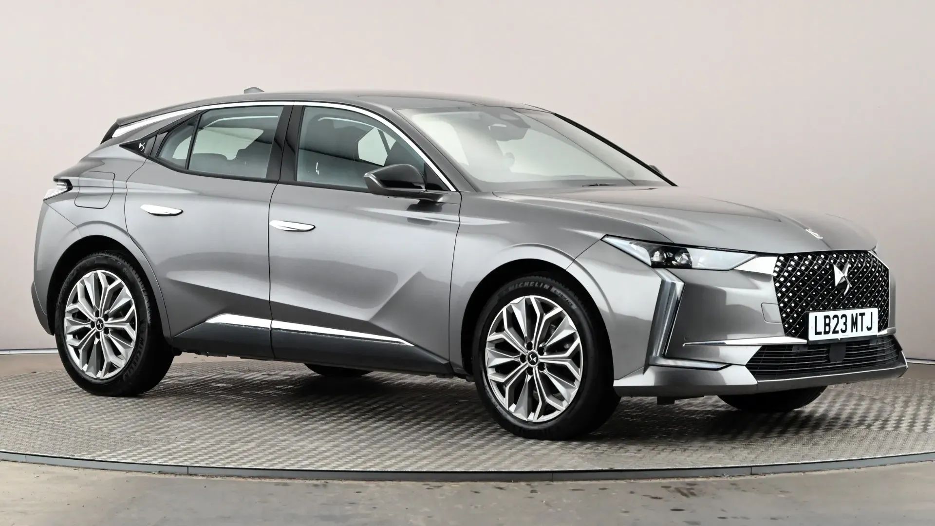 DS 4