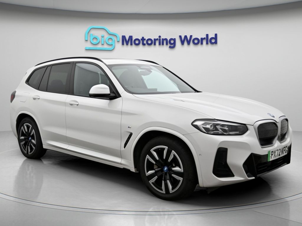New BMW iX3 40 M Sport 2026 review: entry-level SUV isn't a compromise ...