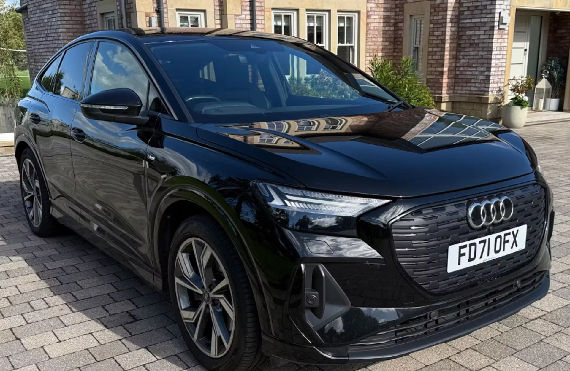 Q4 Sportback e-tron