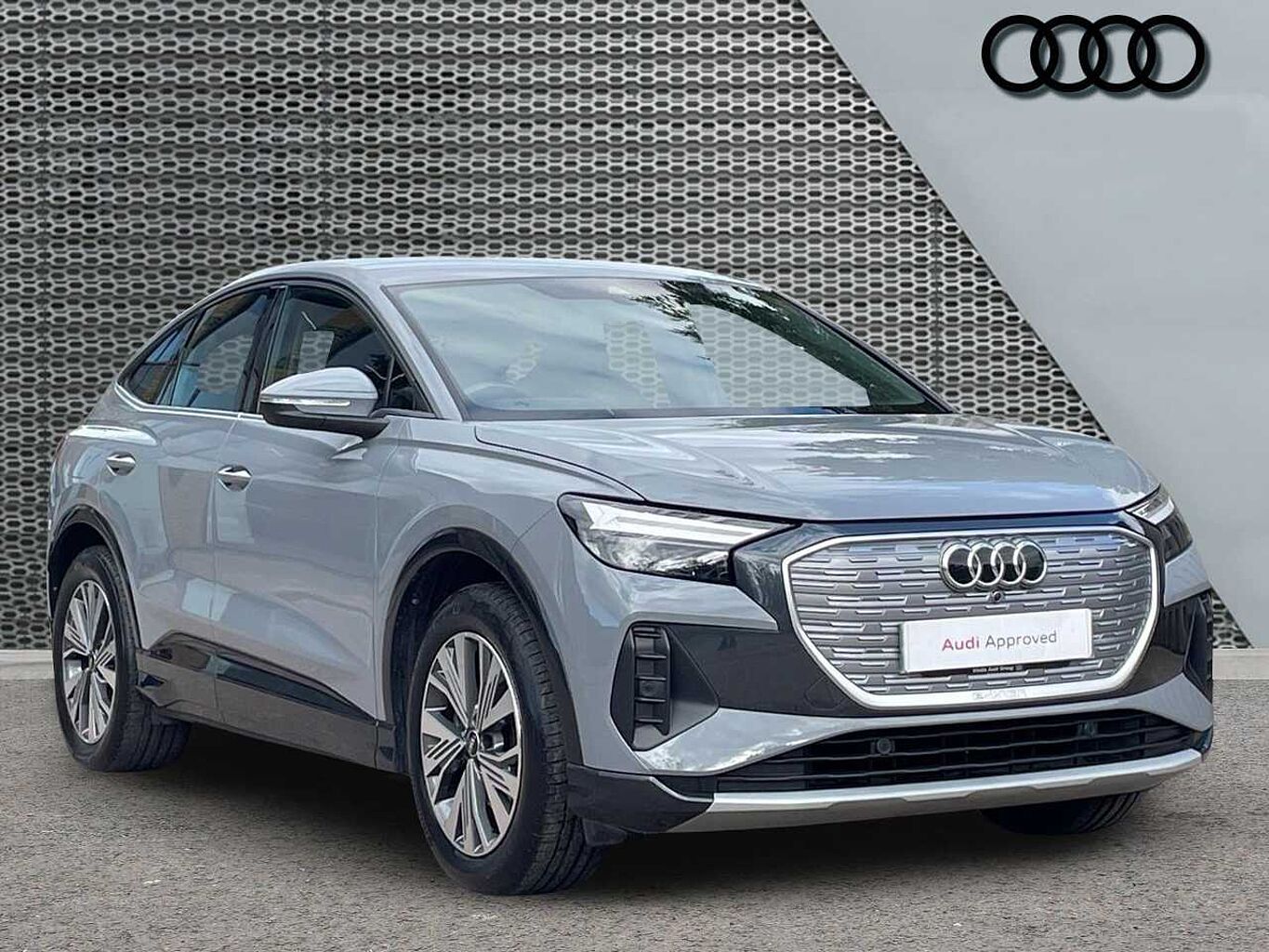 Q4 Sportback e-tron