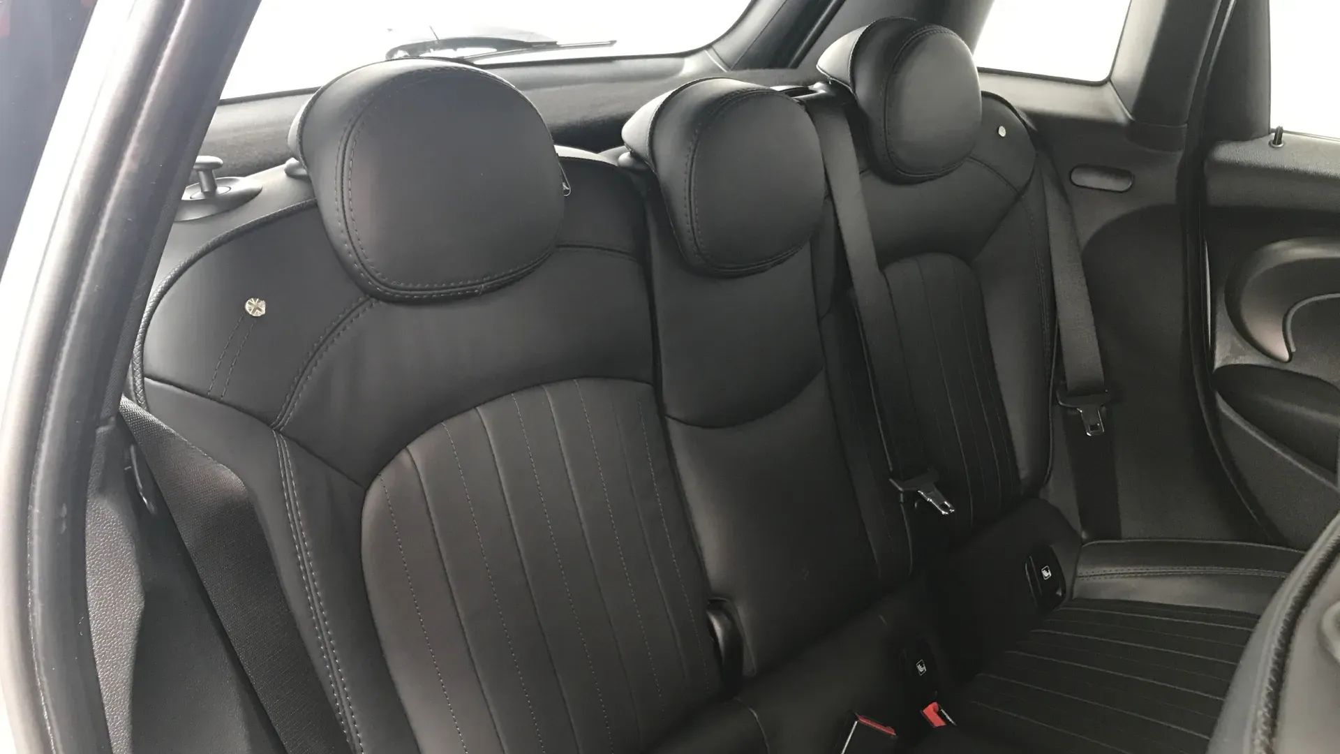 2023 MINI 5-Door Hatch