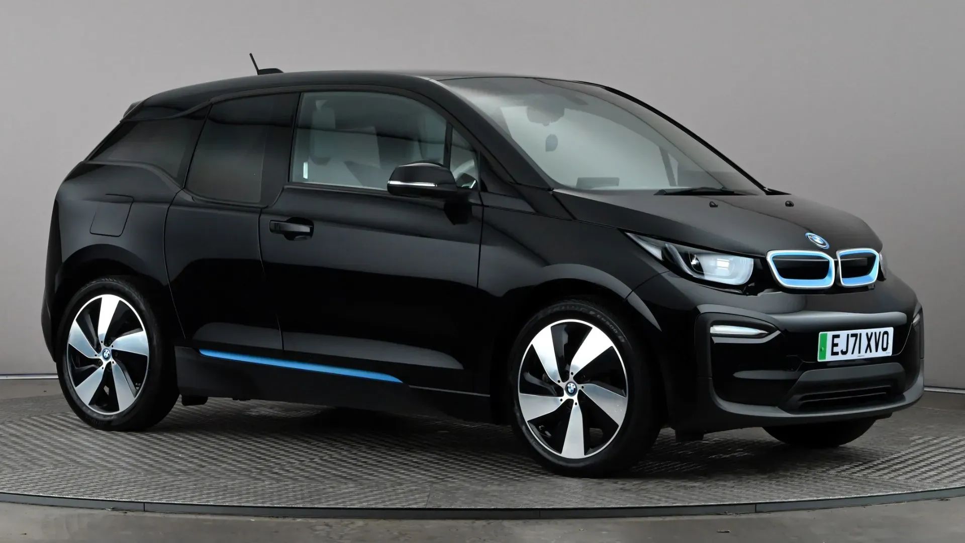 i3