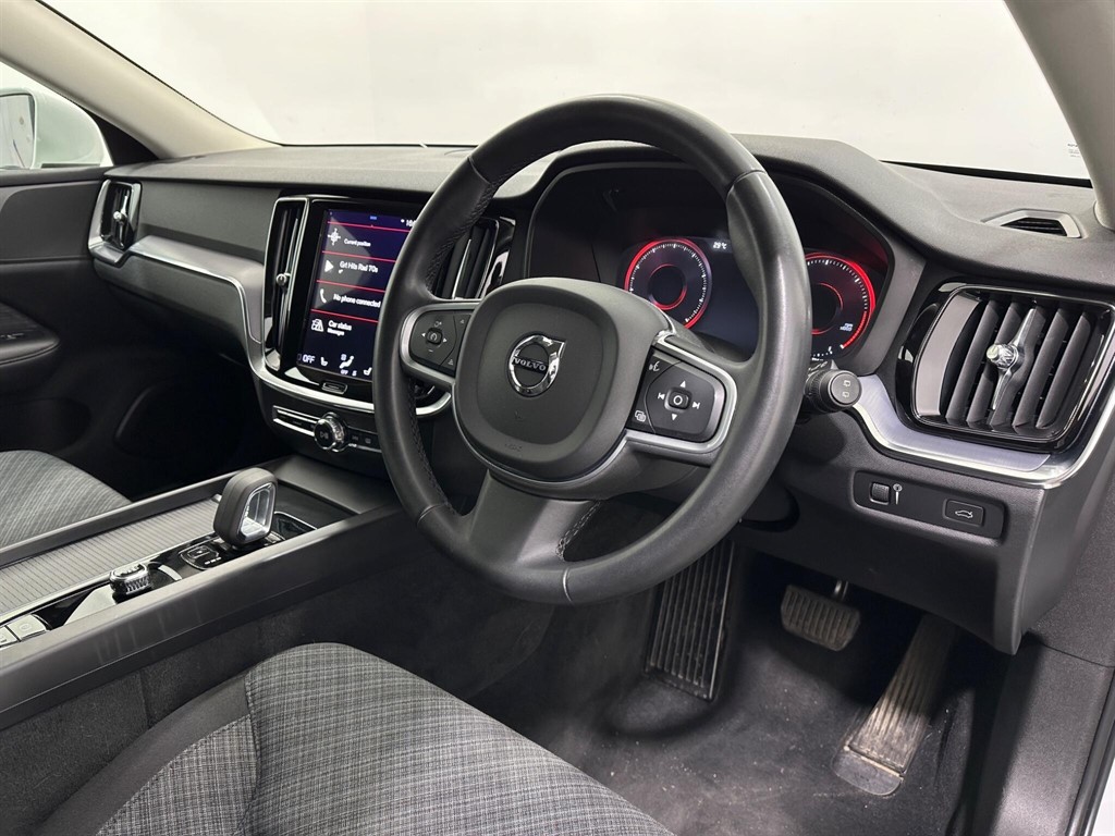 2022 Volvo V60