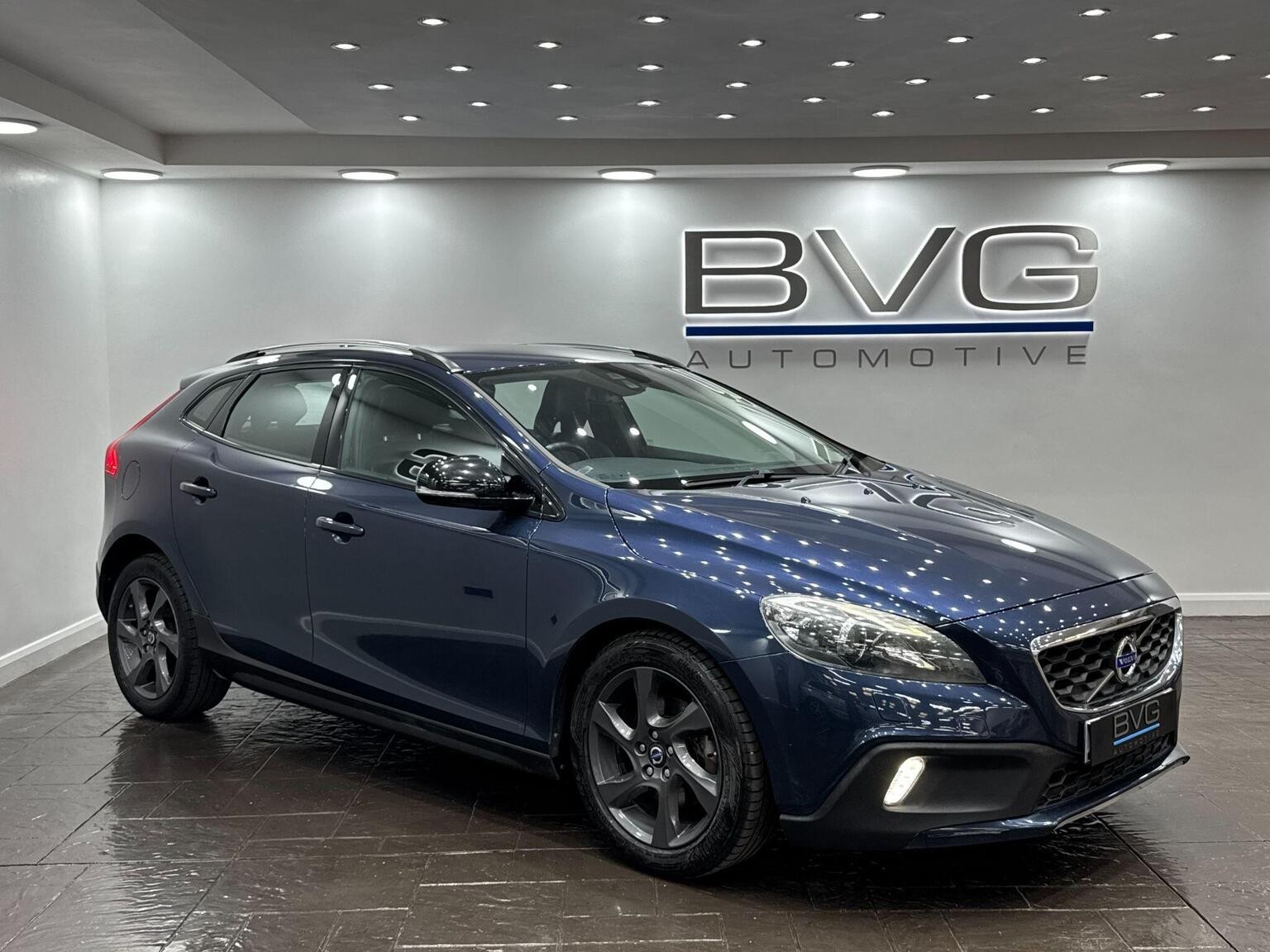 V40 Cross Country