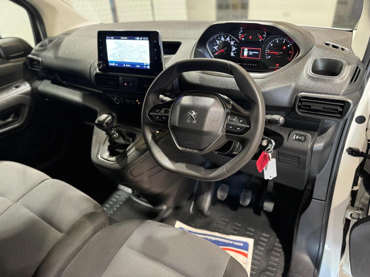 2022 PEUGEOT PARTNER