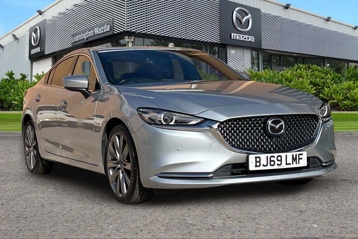 6 Saloon