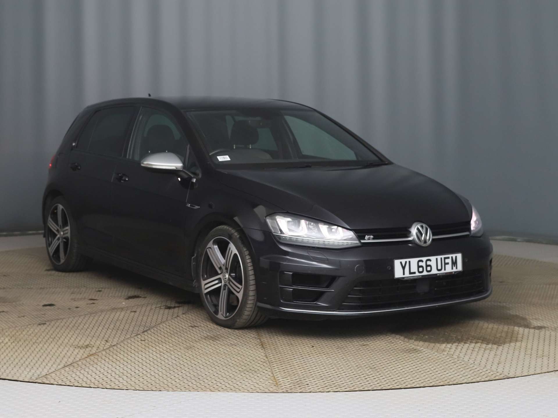 Golf R