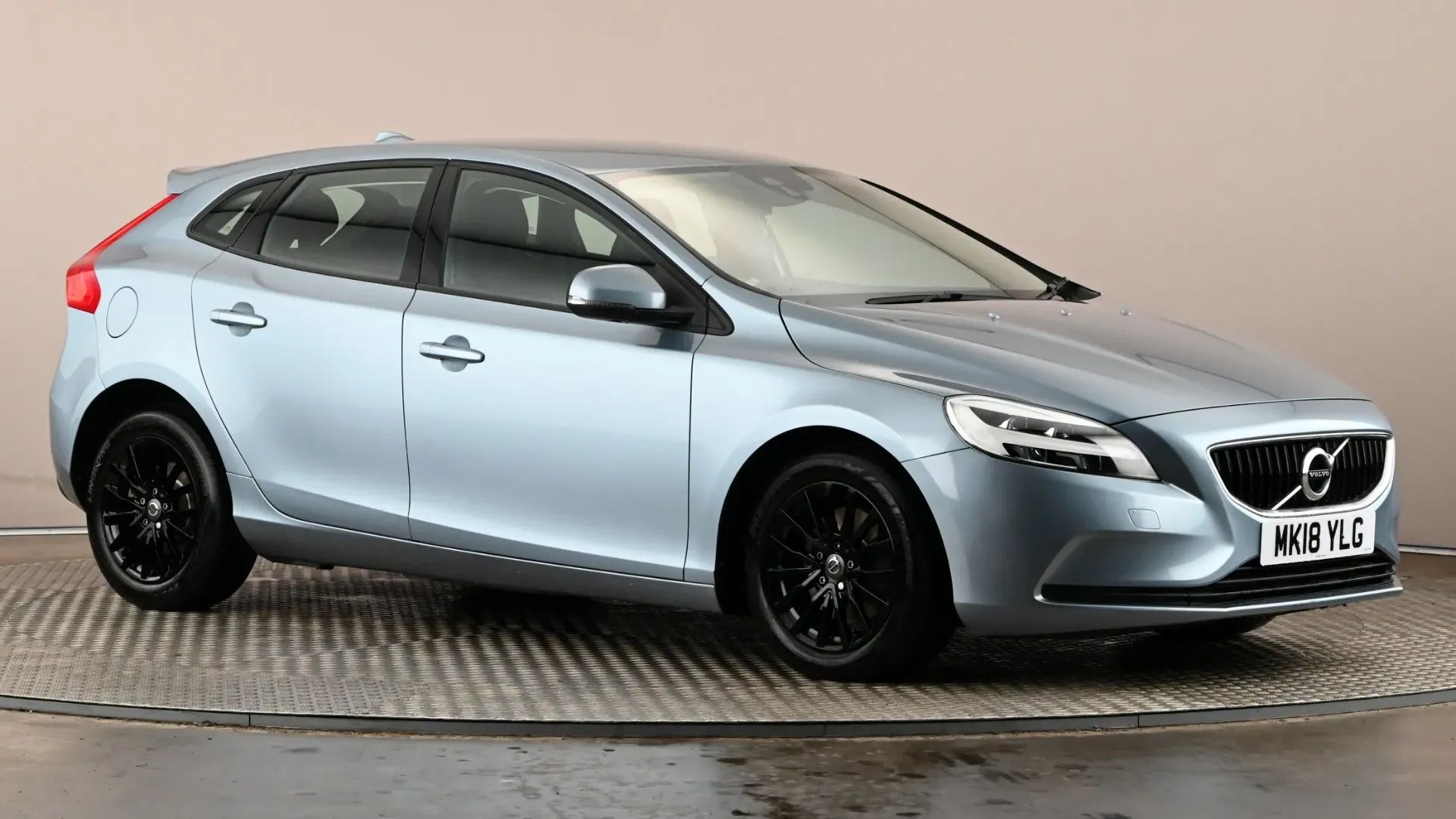 V40