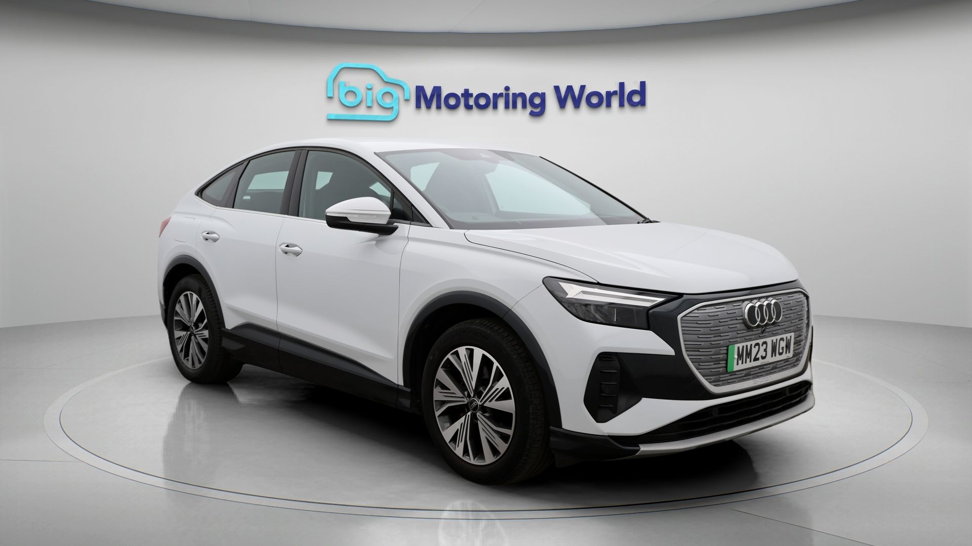 Q4 Sportback e-tron