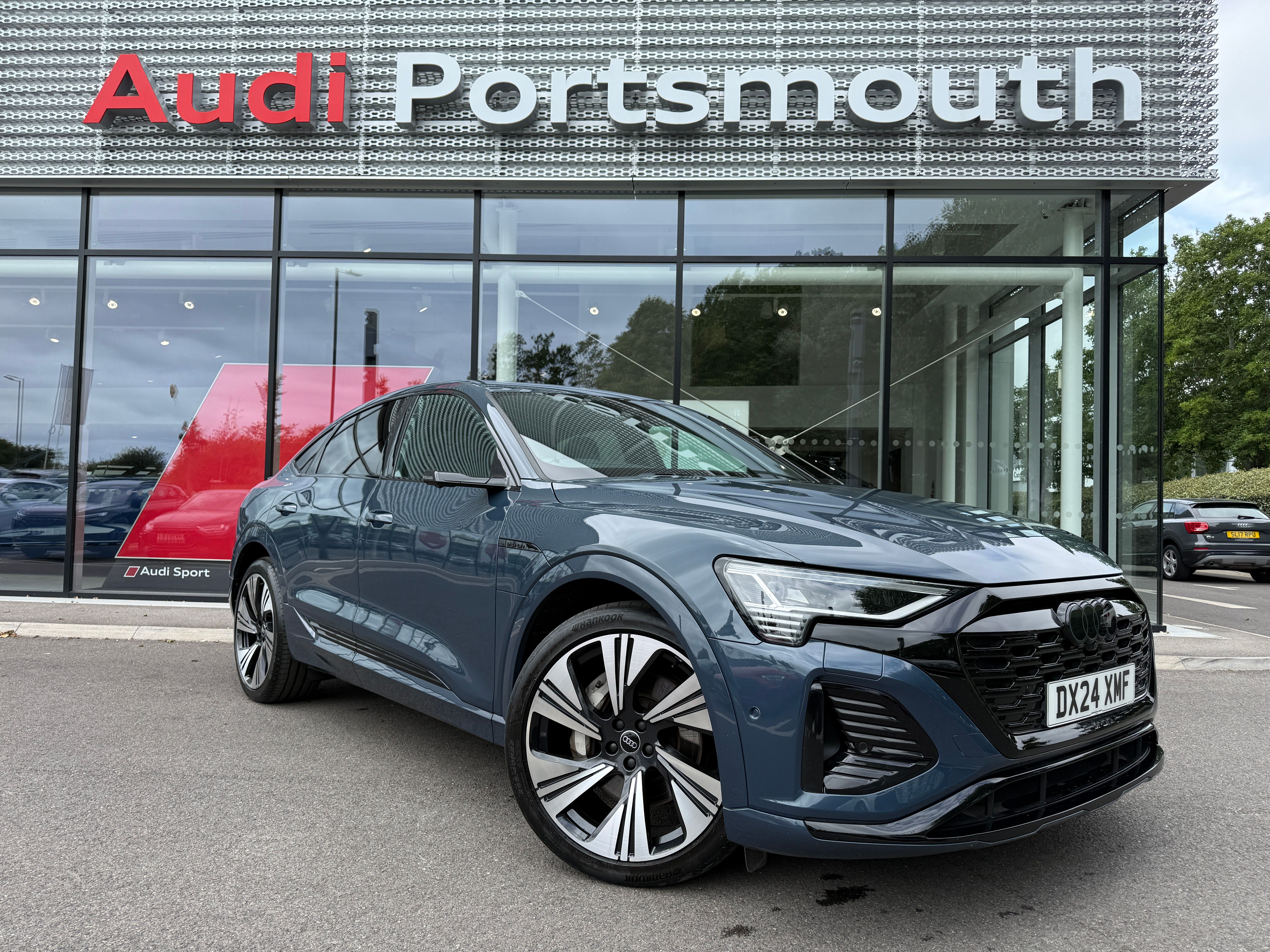 Q8 Sportback e-tron