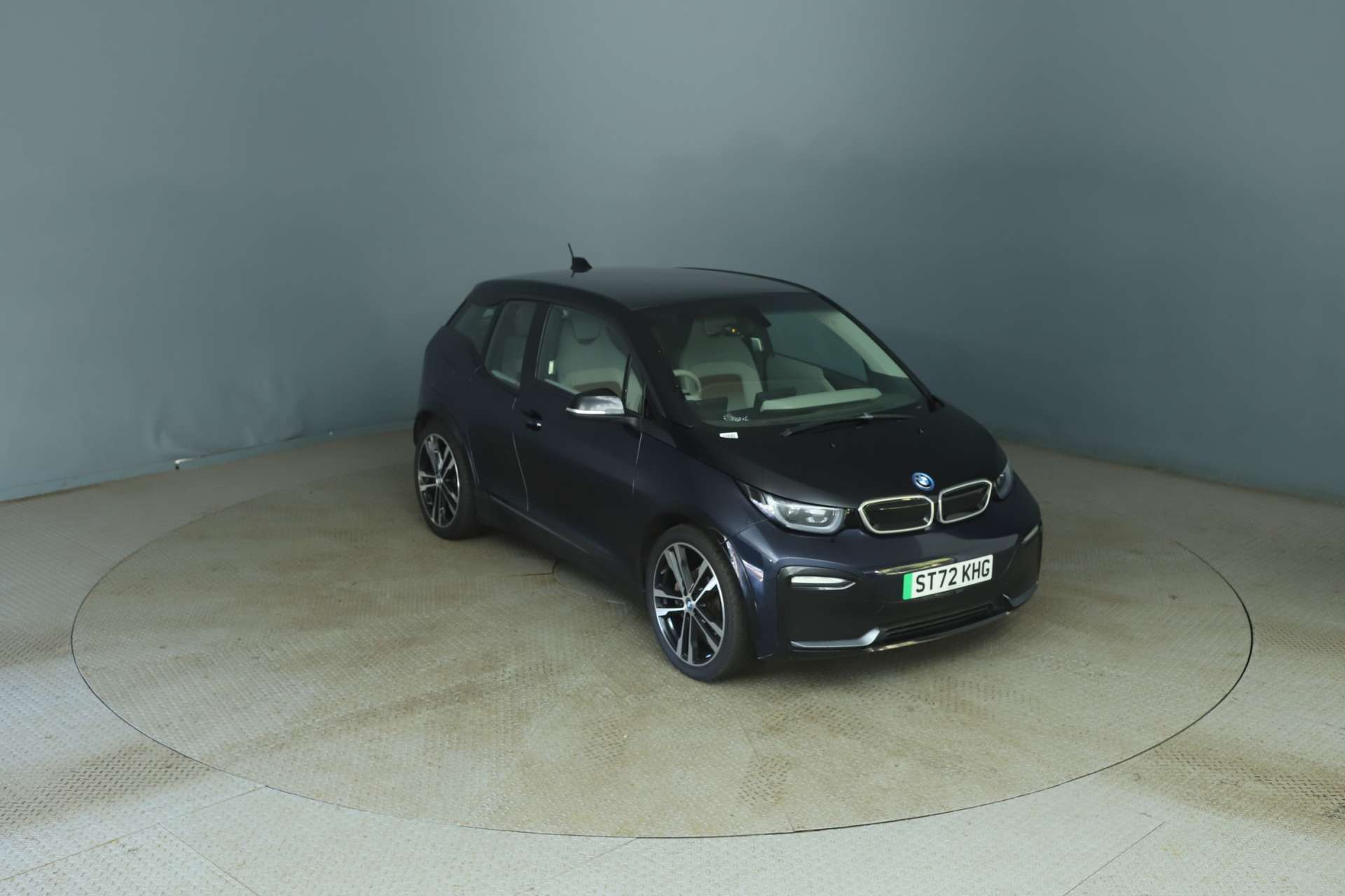 I3