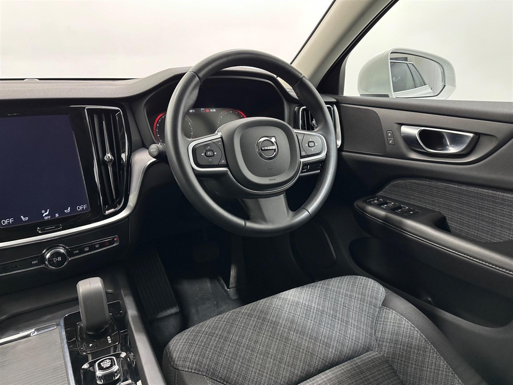 2022 Volvo V60